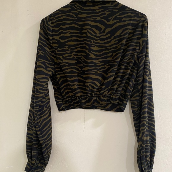 Animal Print blouse - Picture 2 of 3